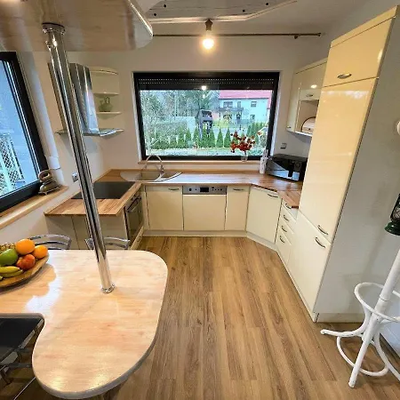 Apartament Nad Potokiem Єленя-Ґура Екстер'єр фото